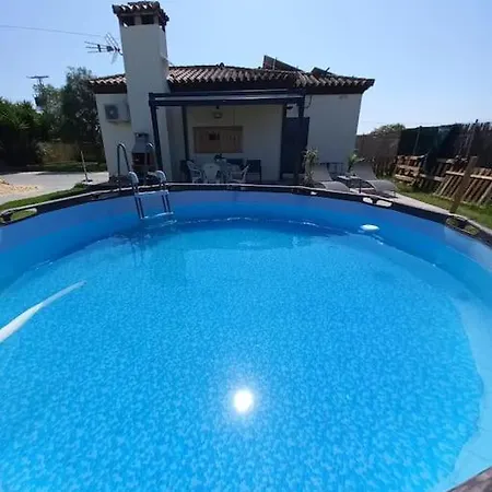 Espectacular Con Piscina Y Porches